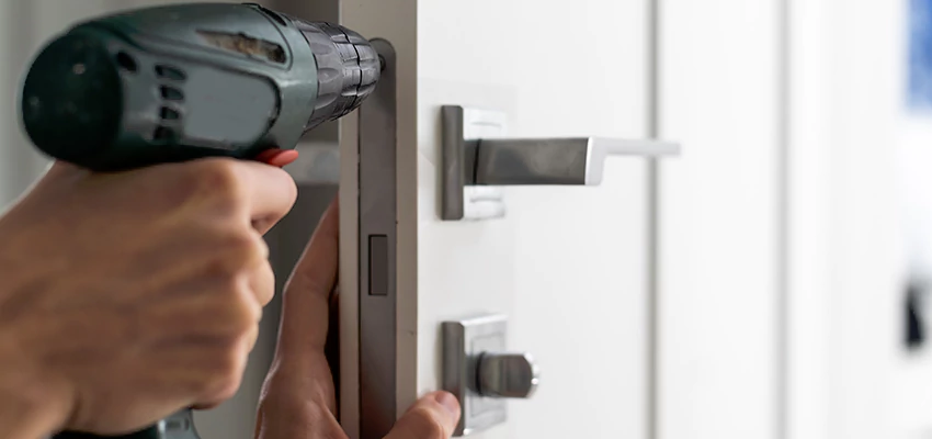 Locksmith For Lock Replacement Near Me in Riverbank, CA