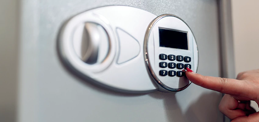 Jewelry Safe Cracking in Riverbank, California