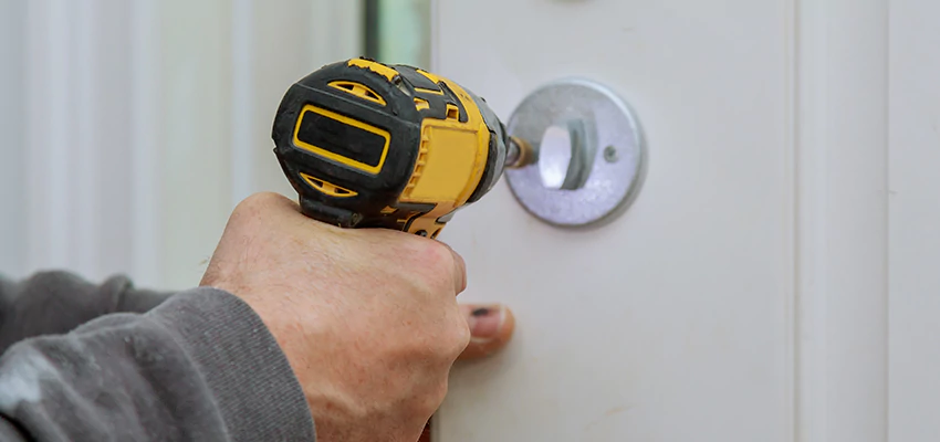 Street Locksmith For Smart Lock Repair in Riverbank, CA