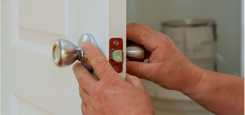 AAA Locksmiths For lock Replacement in Riverbank, California