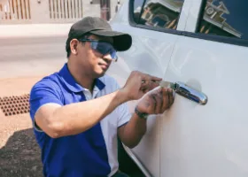 Car Locksmith in Riverbank, CA